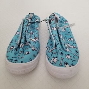 NWT Dept 222 Dog Themed canvas sneaker SIZE 7